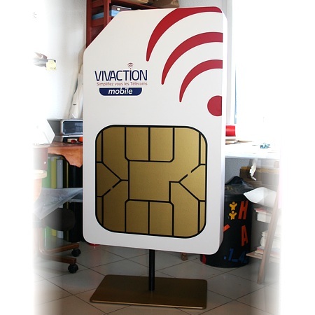 PLV-carte-SIM-geante-02.jpg